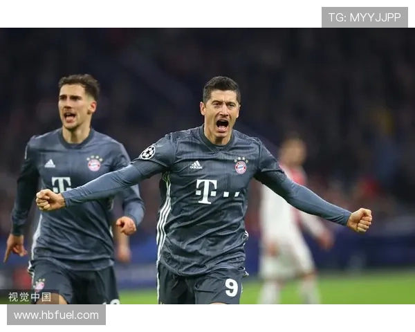 莱万称赞狗剩 拜仁新星可争金球